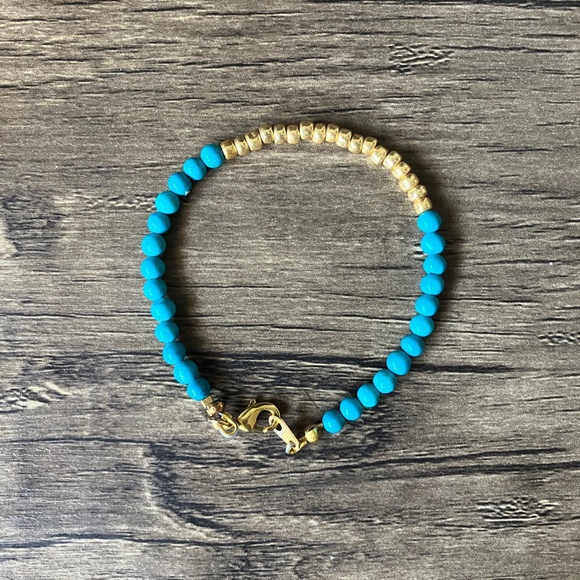 NWOT faux turquoise bright blue and gold tone bracelet - Picture 3 of 4